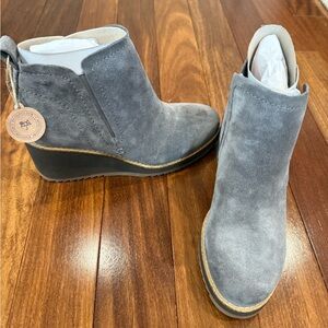 BRAND NEW w/ Tags- Sofft Steel Gray Suede Emeree Ankle Boots